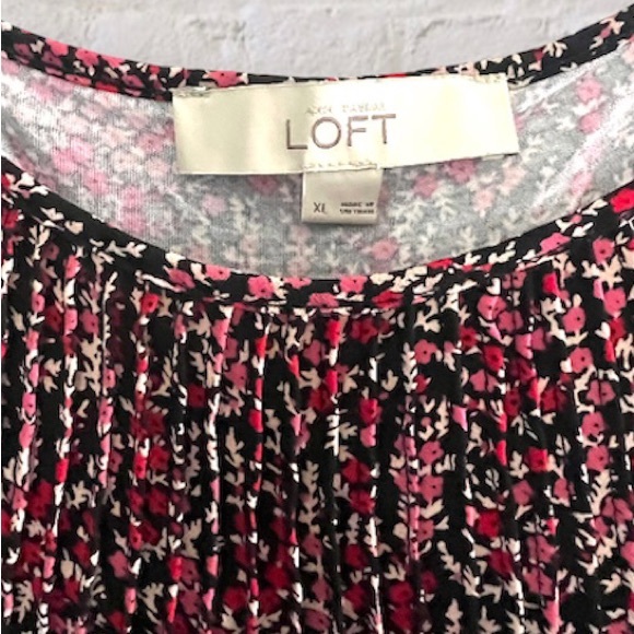 LOFT Flowy Floral Tank Size XL - Picture 3 of 10